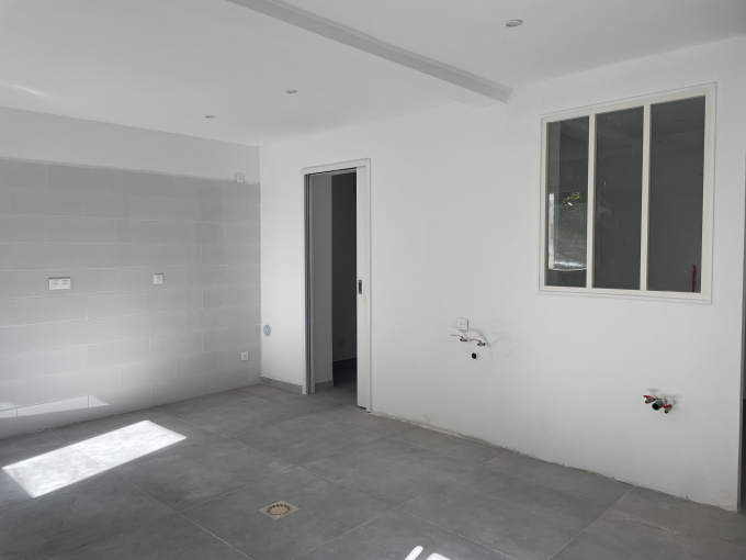 Location Immobilier Professionnel Local professionnel La Roque-d'Anthéron (13640)